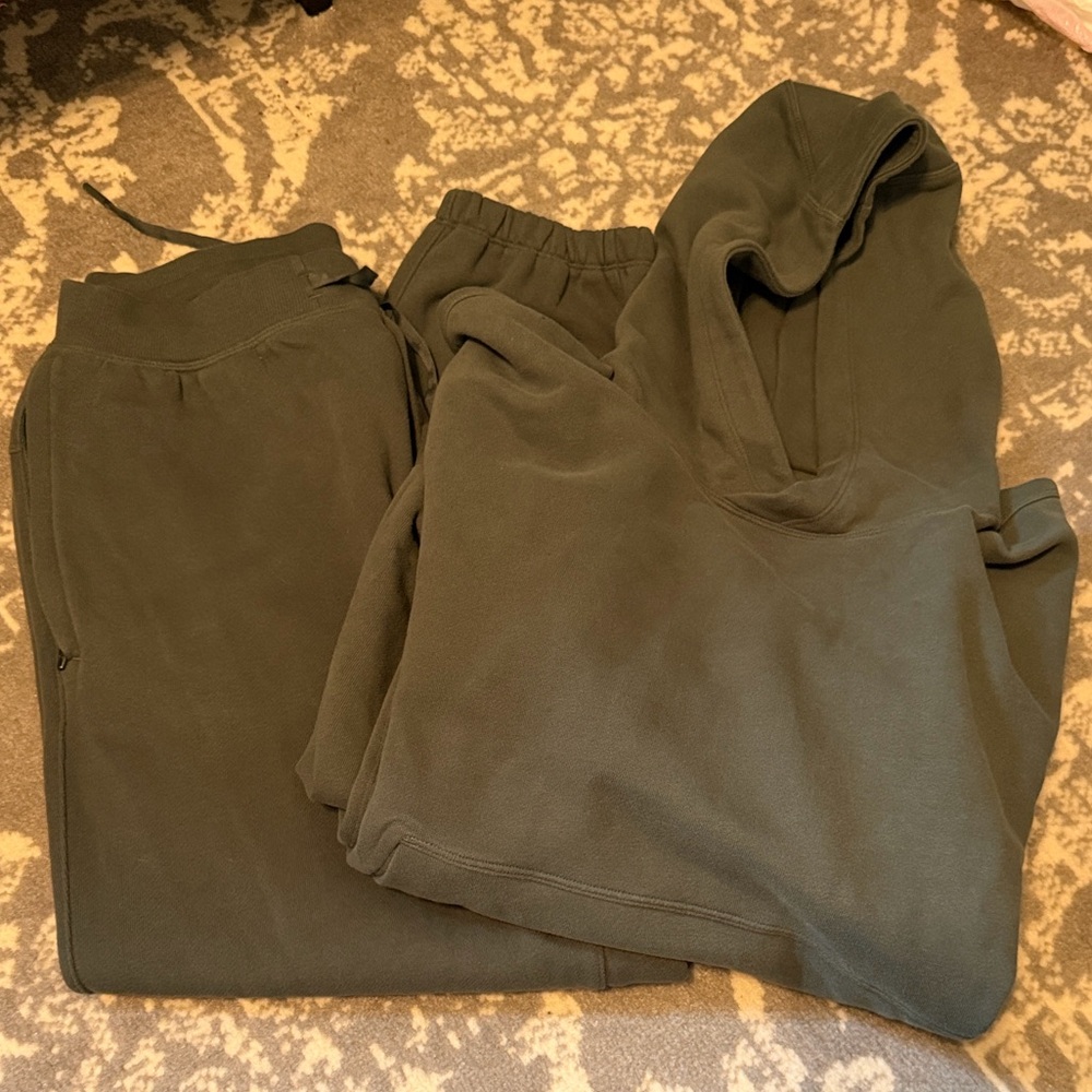 Lululemon Athletica Dark Green Hoodie and Sweatpants Set